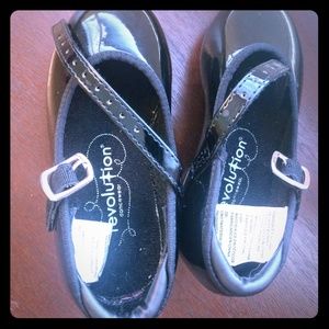 Toddler girls size 9.5 tap shoes (fits like 7.5)